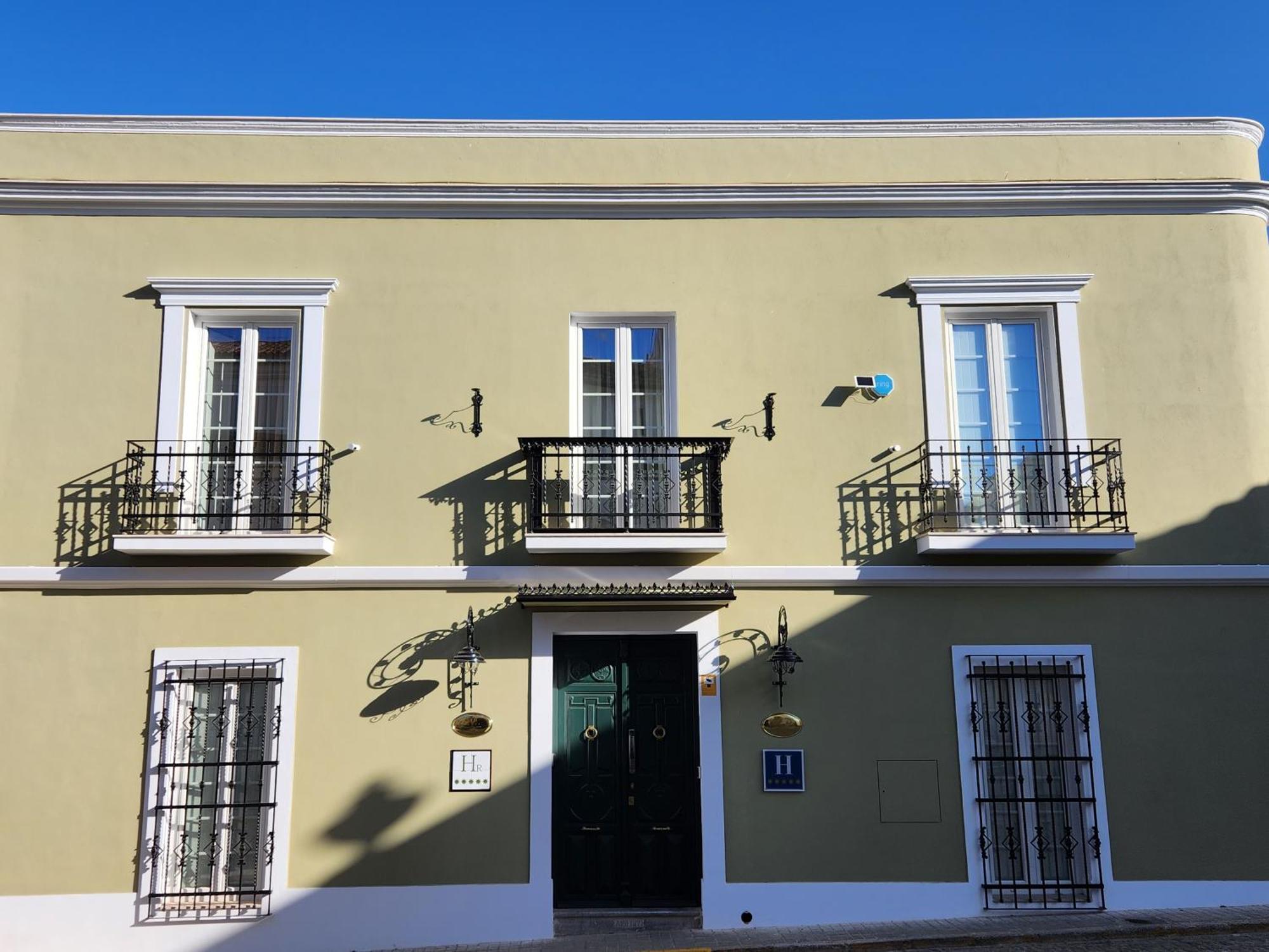 Hotel Boutique Iulia 5 Estrellas Medina de las Torres Exterior foto